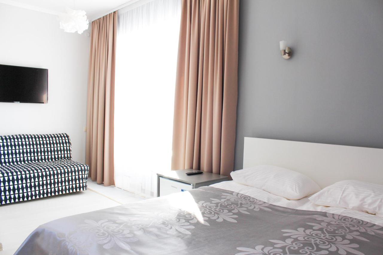 Scandi Hotel Makinsk エクステリア 写真